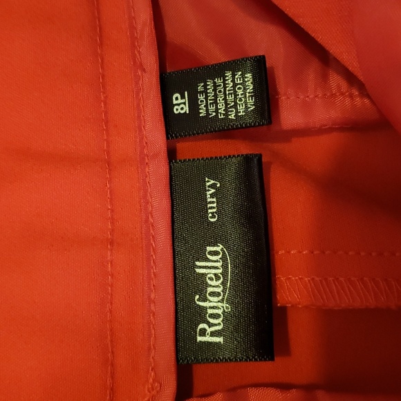 Rafaella Lady's Red Capris with Rivoted V Cut above Ankle - Picture 7 of 8